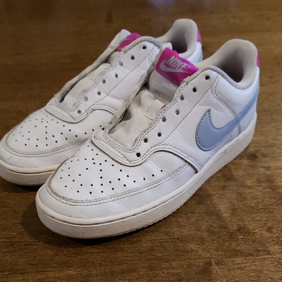 Nike Court Low White and Gray Sneakers with Pink Accents - Picture 4 of 7